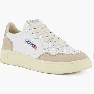 NWT Autry Women's Low Medalist White and Tan Sneakers EU40/US 10